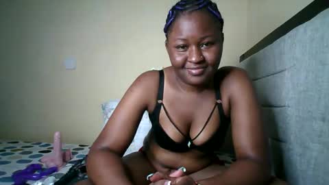 Snapshot of naughtybrownny chatting on 06/10/26, 09:46 MUMU online show from 06/10/26, 09:46