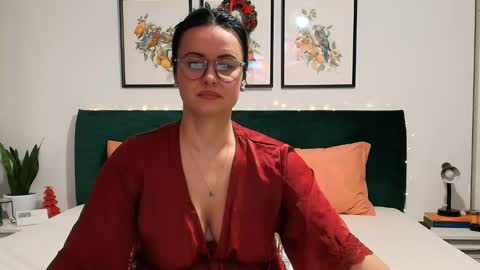 Snapshot of naughtybrunettexxx chatting on 12/06/24, 06:06 NaughtyBrunetteXXX online show from 12/06/24, 06:06