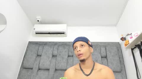 naughtyfusion_os online show from 12/01/25, 12:54