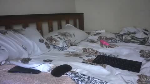 Jessy online show from 12/23/25, 08:01