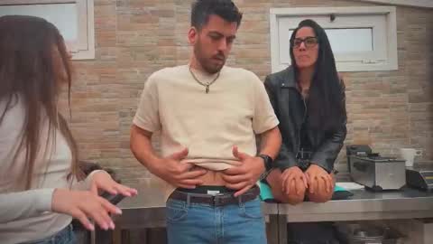 ANDREA STEPH  MIKE online show from 10/27/25, 09:46