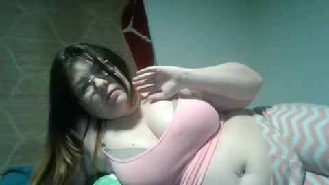 Snapshot of naughtynatalie1988x chatting on 05/08/26, 11:21 Natalie online show from 05/08/26, 11:21