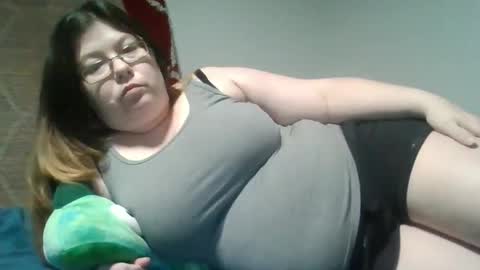 Snapshot of naughtynatalie1988x chatting on 05/17/26, 02:09 Natalie online show from 05/17/26, 02:09