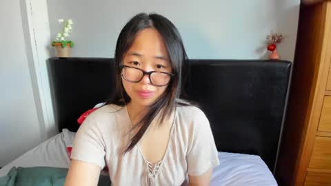 Snapshot of naughtynerdygirl chatting on 06/24/26, 12:59 Gigi Chu online show from 06/24/26, 12:59