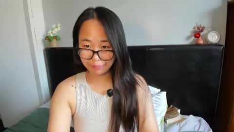 Snapshot of naughtynerdygirl chatting on 07/10/26, 12:30 Gigi Chu online show from 07/10/26, 12:30