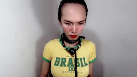 Snapshot of naughtypetiteangel chatting on 11/19/25, 08:58 naughtypetiteangel online show from 11/19/25, 08:58