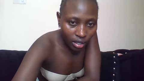 Snapshot of naughtyqueen12 chatting on 02/16/25, 03:27 naughtyqueen12 online show from 02/16/25, 03:27