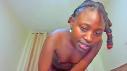 Snapshot of naughtyqueen12 chatting on 10/22/25, 05:02 naughtyqueen12 online show from 10/22/25, 05:02