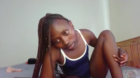 Snapshot of naughtyqueen12 chatting on 12/16/25, 06:40 naughtyqueen12 online show from 12/16/25, 06:40