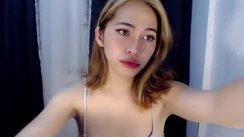 Snapshot of naughtysassymikaylax chatting on 12/02/24, 12:18 Kyla online show from 12/02/24, 12:18