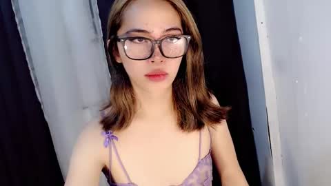 Snapshot of naughtysassymikaylax chatting on 01/12/25, 10:45 Kyla online show from 01/12/25, 10:45