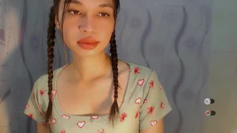 Snapshot of naughtysunshinepinay chatting on 04/22/26, 01:08 Celine online show from 04/22/26, 01:08