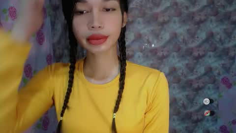 Snapshot of naughtysunshinepinay chatting on 06/11/26, 03:04 Celine online show from 06/11/26, 03:04
