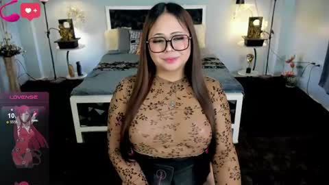 ITS ME YOGIRL PATRICIA online show from 06/19/26, 02:32