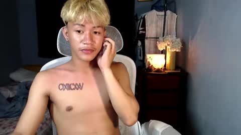 Loy online show from 12/17/25, 08:04