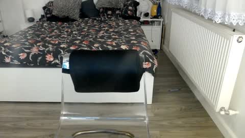 Snapshot of nauty_leila chatting on 01/30/25, 12:37 KimBeee online show from 01/30/25, 12:37