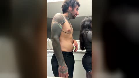 Snapshot of nawfamimgreat chatting on 12/19/25, 03:24 nawfamimgreat online show from 12/19/25, 03:24