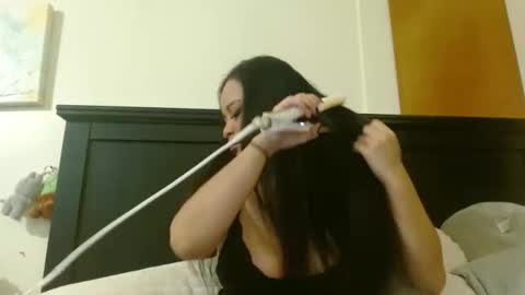 Mimi is dope    online show from 12/16/25, 02:27