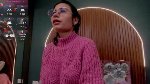 Naye  online show from 11/19/25, 03:39