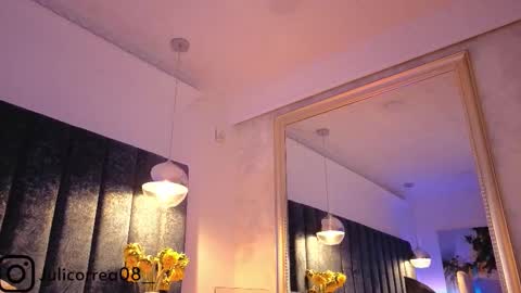 Snapshot of naylapot_ chatting on 11/02/25, 11:45 Juli online show from 11/02/25, 11:45