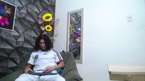 Snapshot of nazper_ chatting on 12/18/24, 07:41 Nazper online show from 12/18/24, 07:41