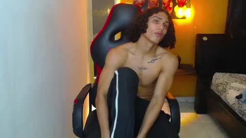 Snapshot of nazper_ chatting on 02/21/25, 08:16 Nazper online show from 02/21/25, 08:16