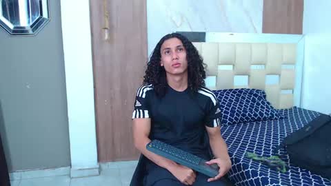 NAZPER online show from 04/17/26, 05:49