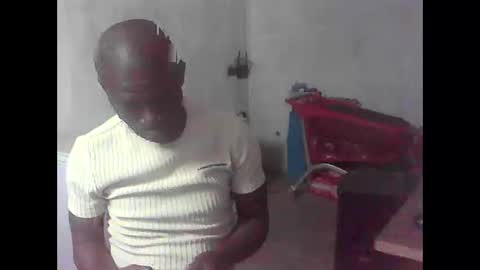 Snapshot of nbcouples chatting on 02/01/26, 11:31 nbcouples online show from 02/01/26, 11:31