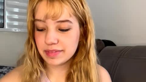 Snapshot of necoleangelou chatting on 02/26/26, 04:17 Emma online show from 02/26/26, 04:17