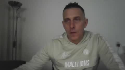 Snapshot of nederland77 chatting on 01/18/25, 06:43 nederland77 online show from 01/18/25, 06:43