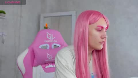 Snapshot of nedzumi_sato chatting on 12/18/25, 12:49 Nedzumi online show from 12/18/25, 12:49