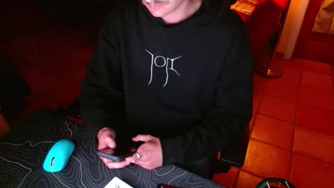 tootired online show from 04/04/26, 06:22