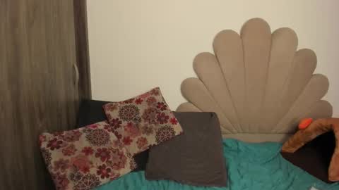 Nei turn green online show from 03/18/26, 02:37