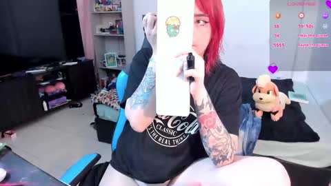 Snapshot of neeko_lol_ chatting on 09/13/25, 10:20 Geek Nicole im Neeko UwU online show from 09/13/25, 10:20