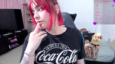 Snapshot of neeko_lol_ chatting on 09/26/25, 12:31 Geek Nicole im Neeko UwU online show from 09/26/25, 12:31