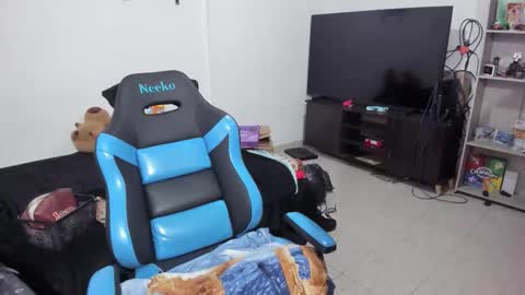 Geek Nicole    im Neeko UwU online show from 12/20/25, 12:18