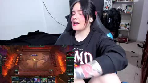 Geek Nicole    im Neeko UwU online show from 03/01/26, 01:51