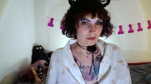 nefertiti_queen online show from 03/27/26, 10:53