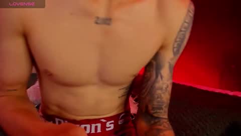 Snapshot of neill_lorde chatting on 12/16/25, 08:25 Neill online show from 12/16/25, 08:25