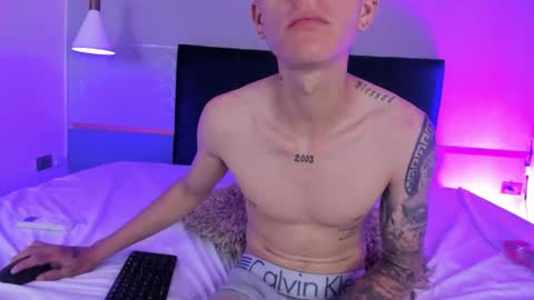 Snapshot of neill_lorde chatting on 12/17/25, 08:37 Neill online show from 12/17/25, 08:37