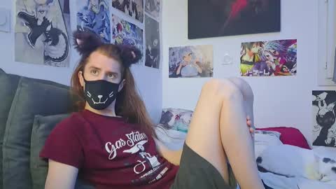 Snapshot of neko_nyaaa chatting on 10/12/25, 12:48 Neko online show from 10/12/25, 12:48