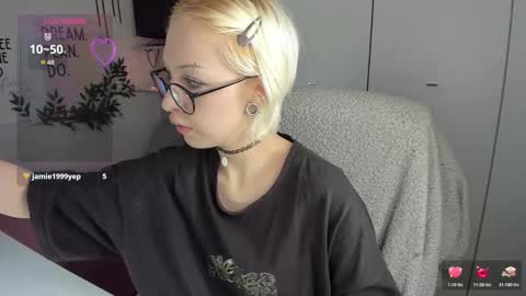 Kate online show from 03/23/26, 02:32