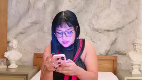  V I X E N  online show from 08/06/26, 04:42