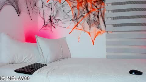 Snapshot of nelav0 chatting on 10/12/25, 01:59 xd online show from 10/12/25, 01:59