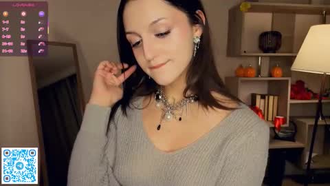 Vicky and Beatrice online show from 03/20/26, 07:08