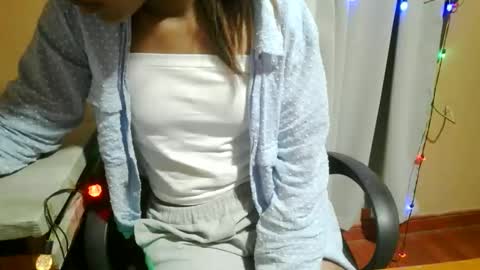 nelia_84 online show from 06/05/26, 02:51