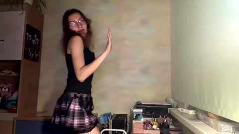 Mia online show from 06/01/26, 07:15