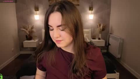 nelie_evans online show from 06/05/26, 01:12