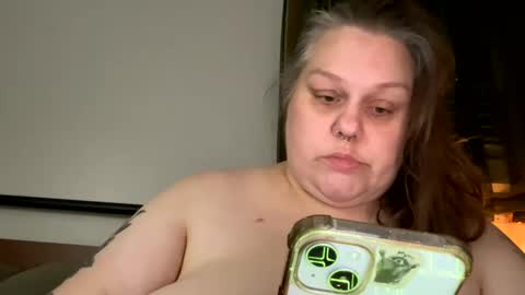 Snapshot of nellatlas chatting on 10/13/25, 12:32 Nellie Atlas online show from 10/13/25, 12:32