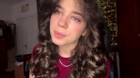 Snapshot of nelliezhu chatting on 04/06/26, 10:16 Angelihee online show from 04/06/26, 10:16